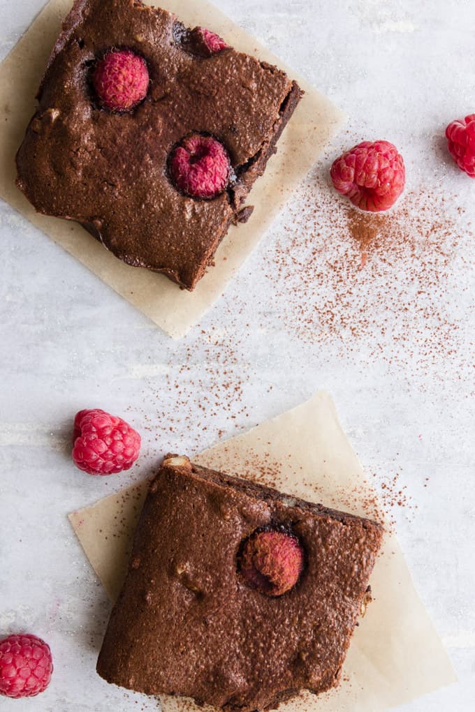 One Bowl Raspberry Gluten Free Brownies. | Rich, fudgy and healthy brownies. www.saltedmint.com