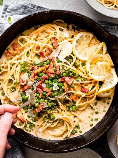 Easy Pasta with Peas in a skillet.