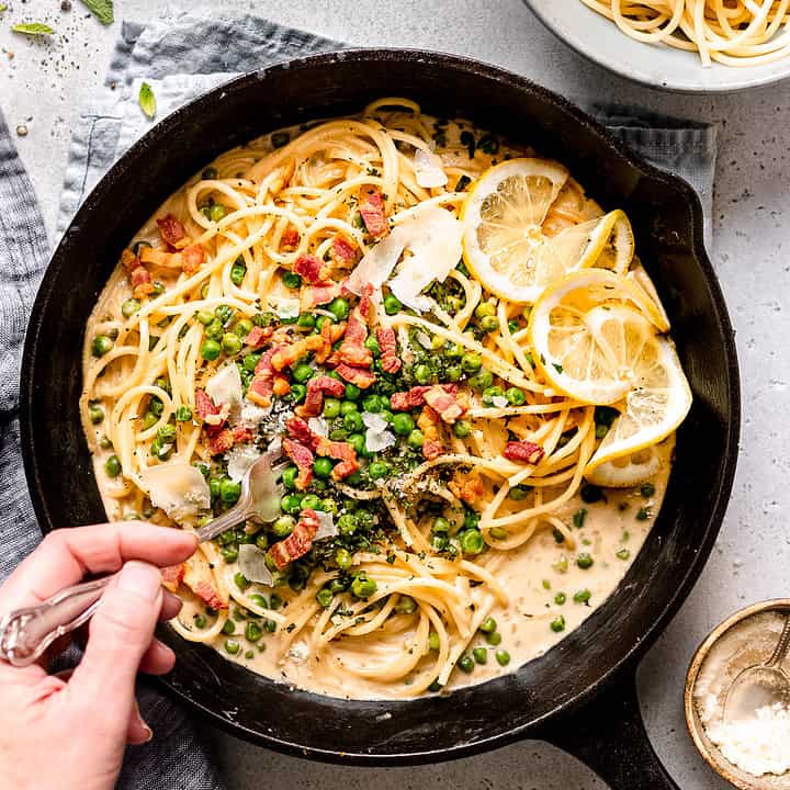 Easy Pasta with Peas in a skillet.