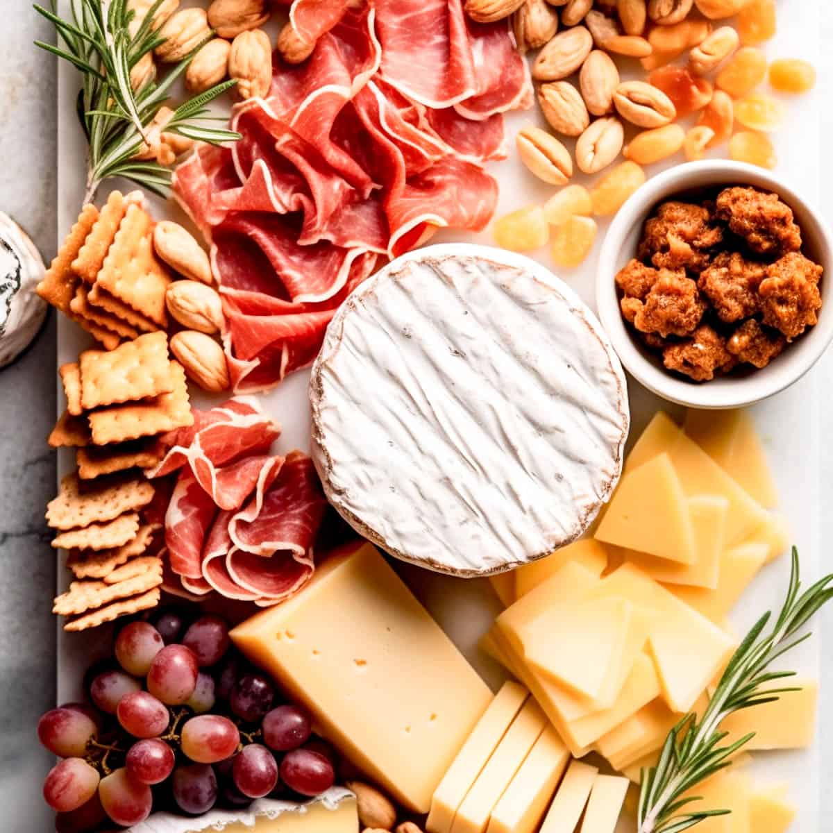 How To Make The Ultimate Cheeseboard For Any Holiday • Salted Mint